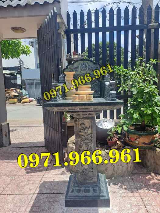 ông thiên, thần linh, cửu trùng thiên, ông địa, thần tài, mẫu bán thiên, địa tạng vương, phật, bồ tát, sơn thần, thần núi, cây cổ thụ, hà bá, thần sông, ông tà, hương linh, vong cô hồn, gia đình,dòng họ, nghĩa trang, cô cậu, ông hổ