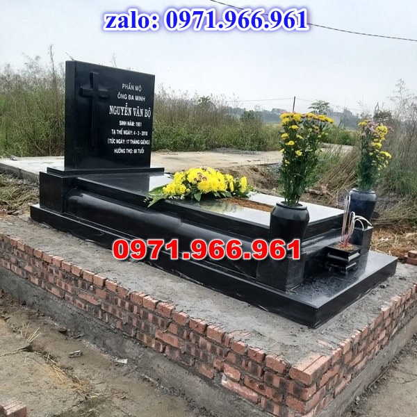 bia mộ đá xanh đẹp, giá bán mộ đá nguyên khối lắp sắp, địa chĩ nơi chỗ bán mộ đá hoa cương granite, kích thước mộ đá tự nhiên chuẩn phong thủy, thiết kế mộ đá trắng vàng theo yêu cầu, lắp đặt mộ đá cao cấp trọn gói theo yêu càu, mộ ông bà bố mẹ gia đình xây đá, mộ ốp đá xanh đen cẩm thạch, mẫu mộ đá đơn giản tam cấp không mái, mộ gia tộc song thân phu thê có mái che, kim tĩnh huyệt mộ bằng đá chôn tươi sang cát, nhà mồ mả để thề lưu giũ hũ lọ tro cốt, mộ sư bảo tháp ba năm bẩy chín tầng hình vuông lục lăng bát giác, mộ đôi tròn sang cát hỏa hung địa táng,