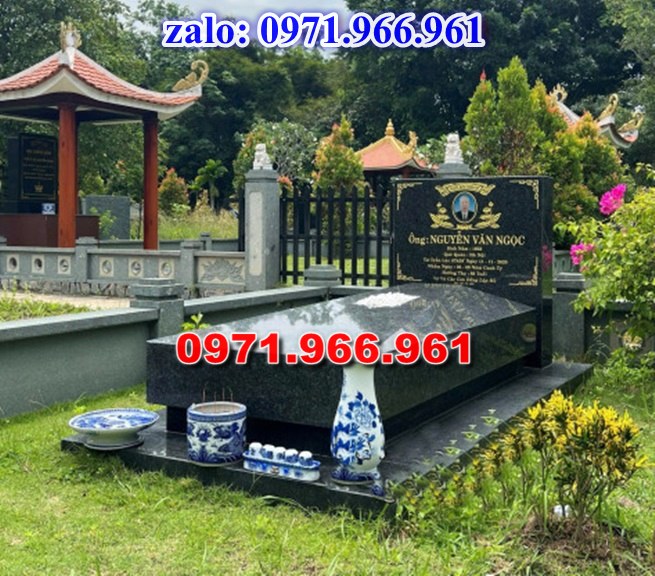 bia mộ đá xanh đẹp, giá bán mộ đá nguyên khối lắp sắp, địa chĩ nơi chỗ bán mộ đá hoa cương granite, kích thước mộ đá tự nhiên chuẩn phong thủy, thiết kế mộ đá trắng vàng theo yêu cầu, lắp đặt mộ đá cao cấp trọn gói theo yêu càu, mộ ông bà bố mẹ gia đình xây đá, mộ ốp đá xanh đen cẩm thạch, mẫu mộ đá đơn giản tam cấp không mái, mộ gia tộc song thân phu thê có mái che, kim tĩnh huyệt mộ bằng đá chôn tươi sang cát, nhà mồ mả để thề lưu giũ hũ lọ tro cốt, mộ sư bảo tháp ba năm bẩy chín tầng hình vuông lục lăng bát giác, mộ đôi tròn sang cát hỏa hung địa táng,