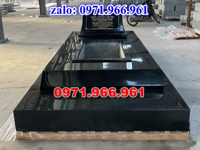 bia mộ đá xanh đẹp, giá bán mộ đá nguyên khối lắp sắp, địa chĩ nơi chỗ bán mộ đá hoa cương granite, kích thước mộ đá tự nhiên chuẩn phong thủy, thiết kế mộ đá trắng vàng theo yêu cầu, lắp đặt mộ đá cao cấp trọn gói theo yêu càu, mộ ông bà bố mẹ gia đình xây đá, mộ ốp đá xanh đen cẩm thạch, mẫu mộ đá đơn giản tam cấp không mái, mộ gia tộc song thân phu thê có mái che, kim tĩnh huyệt mộ bằng đá chôn tươi sang cát, nhà mồ mả để thề lưu giũ hũ lọ tro cốt, mộ sư bảo tháp ba năm bẩy chín tầng hình vuông lục lăng bát giác, mộ đôi tròn sang cát hỏa hung địa táng,