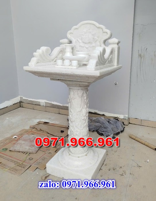 am thờ tiền chủ đá trắng trên ban công lào cai