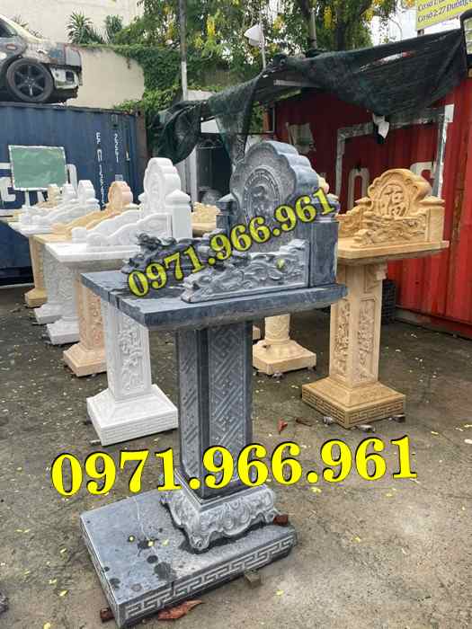 Ông Thiên , Thủy Thần , Địa Tạng , Bồ Tát , Phật , Trời Đất , Tiền Chủ, Chư Thiên , Chúa, Thần Tài , Vong Hồn , Hương Linh, Quan Thần Linh,