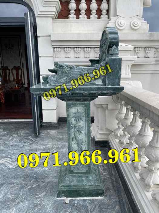 ông thiên, thần linh, cửu trùng thiên, ông địa, thần tài, mẫu bán thiên, địa tạng vương, phật, bồ tát, sơn thần, thần núi, cây cổ thụ, hà bá, thần sông, ông tà, hương linh, vong cô hồn, gia đình,dòng họ, nghĩa trang, cô cậu, ông hổ