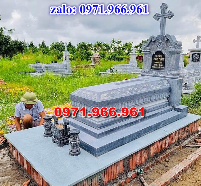 bia mộ đá xanh đẹp, giá bán mộ đá nguyên khối lắp sắp, địa chĩ nơi chỗ bán mộ đá hoa cương granite, kích thước mộ đá tự nhiên chuẩn phong thủy, thiết kế mộ đá trắng vàng theo yêu cầu, lắp đặt mộ đá cao cấp trọn gói theo yêu càu, mộ ông bà bố mẹ gia đình xây đá, mộ ốp đá xanh đen cẩm thạch, mẫu mộ đá đơn giản tam cấp không mái, mộ gia tộc song thân phu thê có mái che, kim tĩnh huyệt mộ bằng đá chôn tươi sang cát, nhà mồ mả để thề lưu giũ hũ lọ tro cốt, mộ sư bảo tháp ba năm bẩy chín tầng hình vuông lục lăng bát giác, mộ đôi tròn sang cát hỏa hung địa táng,