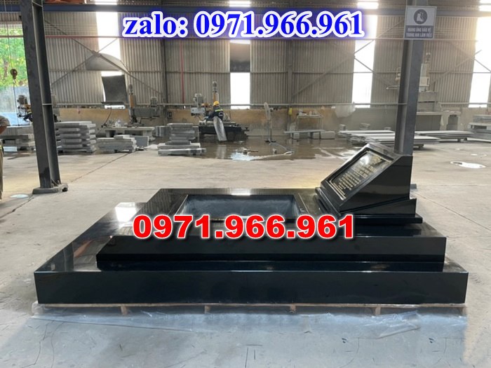 bia mộ đá xanh đẹp, giá bán mộ đá nguyên khối lắp sắp, địa chĩ nơi chỗ bán mộ đá hoa cương granite, kích thước mộ đá tự nhiên chuẩn phong thủy, thiết kế mộ đá trắng vàng theo yêu cầu, lắp đặt mộ đá cao cấp trọn gói theo yêu càu, mộ ông bà bố mẹ gia đình xây đá, mộ ốp đá xanh đen cẩm thạch, mẫu mộ đá đơn giản tam cấp không mái, mộ gia tộc song thân phu thê có mái che, kim tĩnh huyệt mộ bằng đá chôn tươi sang cát, nhà mồ mả để thề lưu giũ hũ lọ tro cốt, mộ sư bảo tháp ba năm bẩy chín tầng hình vuông lục lăng bát giác, mộ đôi tròn sang cát hỏa hung địa táng,