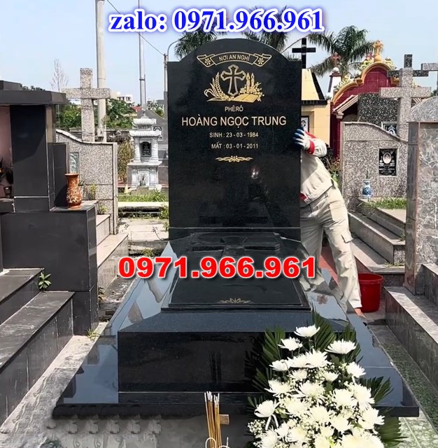 bia mộ đá xanh đẹp, giá bán mộ đá nguyên khối lắp sắp, địa chĩ nơi chỗ bán mộ đá hoa cương granite, kích thước mộ đá tự nhiên chuẩn phong thủy, thiết kế mộ đá trắng vàng theo yêu cầu, lắp đặt mộ đá cao cấp trọn gói theo yêu càu, mộ ông bà bố mẹ gia đình xây đá, mộ ốp đá xanh đen cẩm thạch, mẫu mộ đá đơn giản tam cấp không mái, mộ gia tộc song thân phu thê có mái che, kim tĩnh huyệt mộ bằng đá chôn tươi sang cát, nhà mồ mả để thề lưu giũ hũ lọ tro cốt, mộ sư bảo tháp ba năm bẩy chín tầng hình vuông lục lăng bát giác, mộ đôi tròn sang cát hỏa hung địa táng,