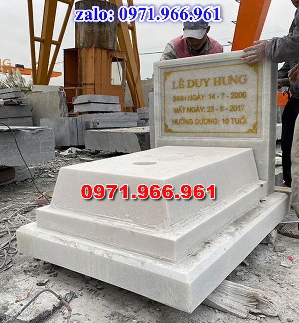 bia mộ đá xanh đẹp, giá bán mộ đá nguyên khối lắp sắp, địa chĩ nơi chỗ bán mộ đá hoa cương granite, kích thước mộ đá tự nhiên chuẩn phong thủy, thiết kế mộ đá trắng vàng theo yêu cầu, lắp đặt mộ đá cao cấp trọn gói theo yêu càu, mộ ông bà bố mẹ gia đình xây đá, mộ ốp đá xanh đen cẩm thạch, mẫu mộ đá đơn giản tam cấp không mái, mộ gia tộc song thân phu thê có mái che, kim tĩnh huyệt mộ bằng đá chôn tươi sang cát, nhà mồ mả để thề lưu giũ hũ lọ tro cốt, mộ sư bảo tháp ba năm bẩy chín tầng hình vuông lục lăng bát giác, mộ đôi tròn sang cát hỏa hung địa táng,