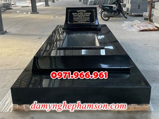 bia mộ đá xanh đẹp, giá bán mộ đá nguyên khối lắp sắp, địa chĩ nơi chỗ bán mộ đá hoa cương granite, kích thước mộ đá tự nhiên chuẩn phong thủy, thiết kế mộ đá trắng vàng theo yêu cầu, lắp đặt mộ đá cao cấp trọn gói theo yêu càu, mộ ông bà bố mẹ gia đình xây đá, mộ ốp đá xanh đen cẩm thạch, mẫu mộ đá đơn giản tam cấp không mái, mộ gia tộc song thân phu thê có mái che, kim tĩnh huyệt mộ bằng đá chôn tươi sang cát, nhà mồ mả để thề lưu giũ hũ lọ tro cốt, mộ sư bảo tháp ba năm bẩy chín tầng hình vuông lục lăng bát giác, mộ đôi tròn sang cát hỏa hung địa táng,