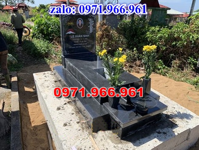 bia mộ đá xanh đẹp, giá bán mộ đá nguyên khối lắp sắp, địa chĩ nơi chỗ bán mộ đá hoa cương granite, kích thước mộ đá tự nhiên chuẩn phong thủy, thiết kế mộ đá trắng vàng theo yêu cầu, lắp đặt mộ đá cao cấp trọn gói theo yêu càu, mộ ông bà bố mẹ gia đình xây đá, mộ ốp đá xanh đen cẩm thạch, mẫu mộ đá đơn giản tam cấp không mái, mộ gia tộc song thân phu thê có mái che, kim tĩnh huyệt mộ bằng đá chôn tươi sang cát, nhà mồ mả để thề lưu giũ hũ lọ tro cốt, mộ sư bảo tháp ba năm bẩy chín tầng hình vuông lục lăng bát giác, mộ đôi tròn sang cát hỏa hung địa táng,