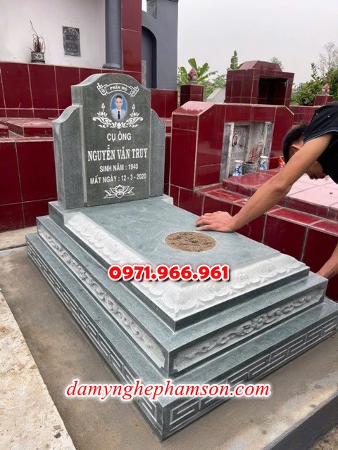 bia mộ đá xanh đẹp, giá bán mộ đá nguyên khối lắp sắp, địa chĩ nơi chỗ bán mộ đá hoa cương granite, kích thước mộ đá tự nhiên chuẩn phong thủy, thiết kế mộ đá trắng vàng theo yêu cầu, lắp đặt mộ đá cao cấp trọn gói theo yêu càu, mộ ông bà bố mẹ gia đình xây đá, mộ ốp đá xanh đen cẩm thạch, mẫu mộ đá đơn giản tam cấp không mái, mộ gia tộc song thân phu thê có mái che, kim tĩnh huyệt mộ bằng đá chôn tươi sang cát, nhà mồ mả để thề lưu giũ hũ lọ tro cốt, mộ sư bảo tháp ba năm bẩy chín tầng hình vuông lục lăng bát giác, mộ đôi tròn sang cát hỏa hung địa táng,