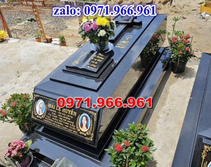 bia mộ đá xanh đẹp, giá bán mộ đá nguyên khối lắp sắp, địa chĩ nơi chỗ bán mộ đá hoa cương granite, kích thước mộ đá tự nhiên chuẩn phong thủy, thiết kế mộ đá trắng vàng theo yêu cầu, lắp đặt mộ đá cao cấp trọn gói theo yêu càu, mộ ông bà bố mẹ gia đình xây đá, mộ ốp đá xanh đen cẩm thạch, mẫu mộ đá đơn giản tam cấp không mái, mộ gia tộc song thân phu thê có mái che, kim tĩnh huyệt mộ bằng đá chôn tươi sang cát, nhà mồ mả để thề lưu giũ hũ lọ tro cốt, mộ sư bảo tháp ba năm bẩy chín tầng hình vuông lục lăng bát giác, mộ đôi tròn sang cát hỏa hung địa táng,