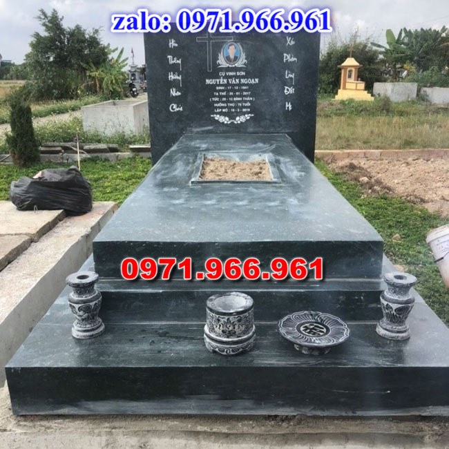 bia mộ đá xanh đẹp, giá bán mộ đá nguyên khối lắp sắp, địa chĩ nơi chỗ bán mộ đá hoa cương granite, kích thước mộ đá tự nhiên chuẩn phong thủy, thiết kế mộ đá trắng vàng theo yêu cầu, lắp đặt mộ đá cao cấp trọn gói theo yêu càu, mộ ông bà bố mẹ gia đình xây đá, mộ ốp đá xanh đen cẩm thạch, mẫu mộ đá đơn giản tam cấp không mái, mộ gia tộc song thân phu thê có mái che, kim tĩnh huyệt mộ bằng đá chôn tươi sang cát, nhà mồ mả để thề lưu giũ hũ lọ tro cốt, mộ sư bảo tháp ba năm bẩy chín tầng hình vuông lục lăng bát giác, mộ đôi tròn sang cát hỏa hung địa táng,