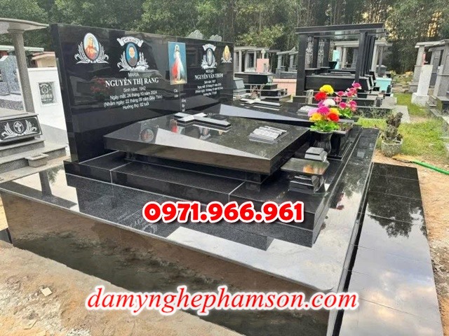 bia mộ đá xanh đẹp, giá bán mộ đá nguyên khối lắp sắp, địa chĩ nơi chỗ bán mộ đá hoa cương granite, kích thước mộ đá tự nhiên chuẩn phong thủy, thiết kế mộ đá trắng vàng theo yêu cầu, lắp đặt mộ đá cao cấp trọn gói theo yêu càu, mộ ông bà bố mẹ gia đình xây đá, mộ ốp đá xanh đen cẩm thạch, mẫu mộ đá đơn giản tam cấp không mái, mộ gia tộc song thân phu thê có mái che, kim tĩnh huyệt mộ bằng đá chôn tươi sang cát, nhà mồ mả để thề lưu giũ hũ lọ tro cốt, mộ sư bảo tháp ba năm bẩy chín tầng hình vuông lục lăng bát giác, mộ đôi tròn sang cát hỏa hung địa táng,