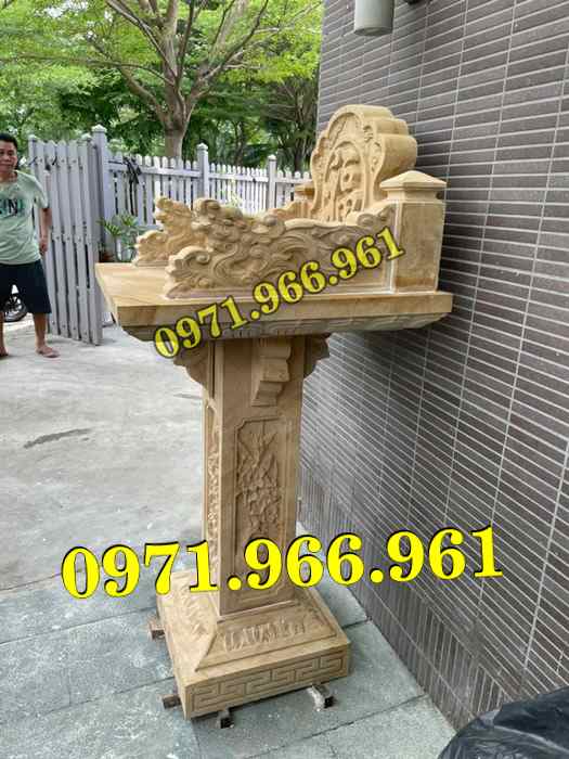 Ông Thiên , Thủy Thần , Địa Tạng , Bồ Tát , Phật , Trời Đất , Tiền Chủ, Chư Thiên , Chúa, Thần Tài , Vong Hồn , Hương Linh, Quan Thần Linh,