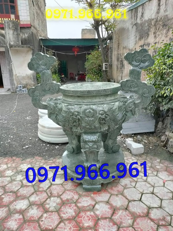lư đỉnh bằng đá tự nhiên nguyên khối cao cấp ngoài trời bền đẹp, lư đỉnh đá phong thủy chuẩn tâm linh trước nhà thờ họ hay từ đường, lư đỉnh đá thờ cúng tâm linh khu lăng mộ, lư đỉnh đá xanh trước cổng tam quan hay khu tưởng niệm, thiết kế lư đỉnh đá cao cấp theo yêu cầu khách hàng 