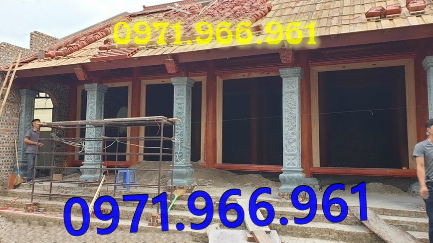 mẫu cột đá tự nhiên nguyên khối trước hiên nhà gia đình, nhà thờ, cột đá xanh đen phong thủy trước nhà thờ dòng họ, cột đá nhà gỗ chạm khắc hoa văn tinh sảo, cột đá đồng trụ, sân vườn, cột đá đình chùa bền vững cho khách hàng
