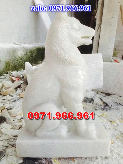 chó đá phong thủy trước nhà, chó đá trấn trạch lăng mộ nhà thờ, chó đá nguyên khối chạm điêu khắc, tượng chó đá cổ trước chùa từ đường miếu,  ngoài chùa, cửa đình, nhà thờ dòng họ gia đình, linh thiêng, được điêu khắc tinh sảo, bằng đá xanh ninh bình, đá thanh hóa, đá trắng, đá vàng, đá thạch anh, đá granite, theo yêu cầu của khách hàng