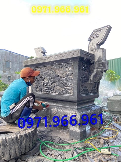 lư đỉnh bằng đá tự nhiên nguyên khối cao cấp ngoài trời bền đẹp, lư đỉnh đá phong thủy chuẩn tâm linh trước nhà thờ họ hay từ đường, lư đỉnh đá thờ cúng tâm linh khu lăng mộ, lư đỉnh đá xanh trước cổng tam quan hay khu tưởng niệm, thiết kế lư đỉnh đá cao cấp theo yêu cầu khách hàng 