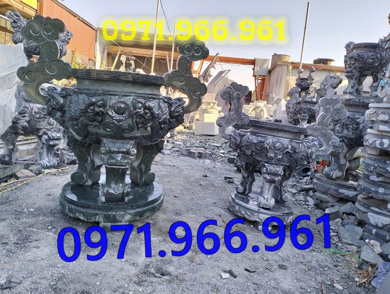 lư đỉnh bằng đá tự nhiên nguyên khối cao cấp ngoài trời bền đẹp, lư đỉnh đá phong thủy chuẩn tâm linh trước nhà thờ họ hay từ đường, lư đỉnh đá thờ cúng tâm linh khu lăng mộ, lư đỉnh đá xanh trước cổng tam quan hay khu tưởng niệm, thiết kế lư đỉnh đá cao cấp theo yêu cầu khách hàng 