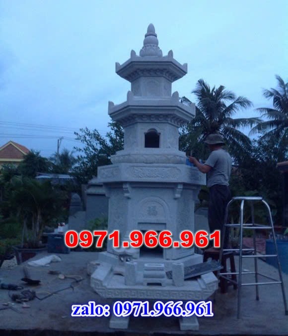mộ tháp bằng đá để tro cốt ông bà hay cha mẹ, mộ tháp đá xanh rêu nguyên khối được chạm khắc tinh sảo, mộ tháp đá công giáo bằng đá granite nhập khẩu cao cấp, xây mộ tháp đá chuẩn phong thủy mang ý nghĩa tâm linh cho gia đinh bạn, chuyên sản xuất mộ tháp đá theo yêu cầu khách hàng