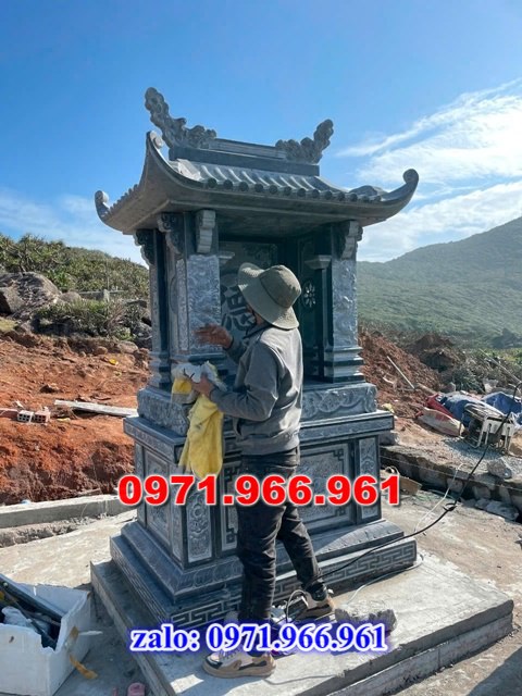mẫu bàn thờ thiên bằng đá đẹp ngoài trời trước nhà hợp phong thủy, bàn thờ thiên đá xanh nguyên khối trong sân vườn, biệt thự, bàn thờ thiên chạm khắc hoa văn đẹp chuẩn phong thủy trước nhà thờ dòng họ, bàn thờ thiên là nét tâm linh, hút tài lộc cho gia chủ