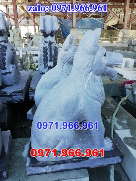 chó đá phong thủy trước nhà, chó đá trấn trạch lăng mộ nhà thờ, chó đá nguyên khối chạm điêu khắc, tượng chó đá cổ trước chùa từ đường miếu,  ngoài chùa, cửa đình, nhà thờ dòng họ gia đình, linh thiêng, được điêu khắc tinh sảo, bằng đá xanh ninh bình, đá thanh hóa, đá trắng, đá vàng, đá thạch anh, đá granite, theo yêu cầu của khách hàng