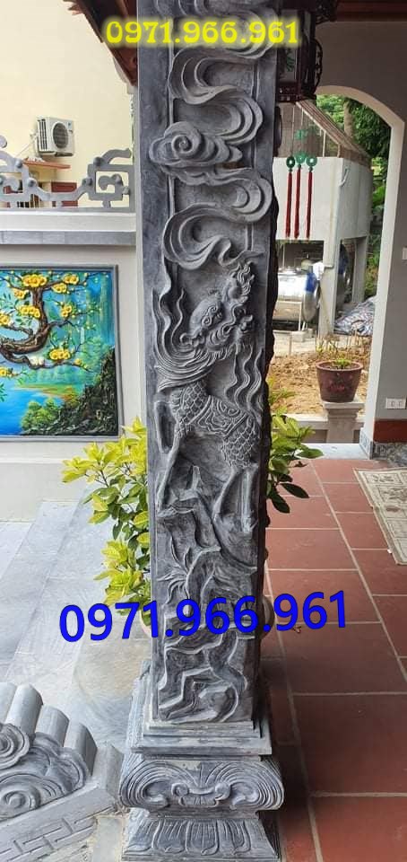 mẫu cột đá tự nhiên nguyên khối trước hiên nhà gia đình, nhà thờ, cột đá xanh đen phong thủy trước nhà thờ dòng họ, cột đá nhà gỗ chạm khắc hoa văn tinh sảo, cột đá đồng trụ, sân vườn, cột đá đình chùa bền vững cho khách hàng