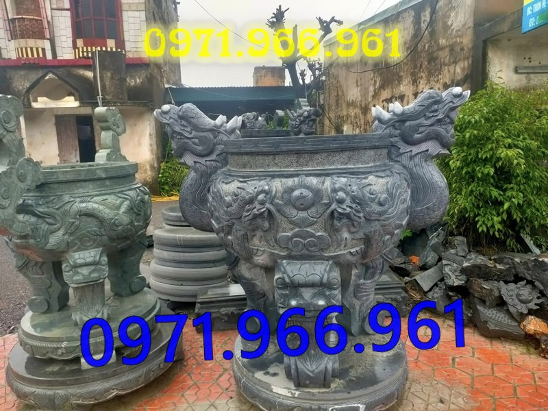 lư đỉnh bằng đá tự nhiên nguyên khối cao cấp ngoài trời bền đẹp, lư đỉnh đá phong thủy chuẩn tâm linh trước nhà thờ họ hay từ đường, lư đỉnh đá thờ cúng tâm linh khu lăng mộ, lư đỉnh đá xanh trước cổng tam quan hay khu tưởng niệm, thiết kế lư đỉnh đá cao cấp theo yêu cầu khách hàng 