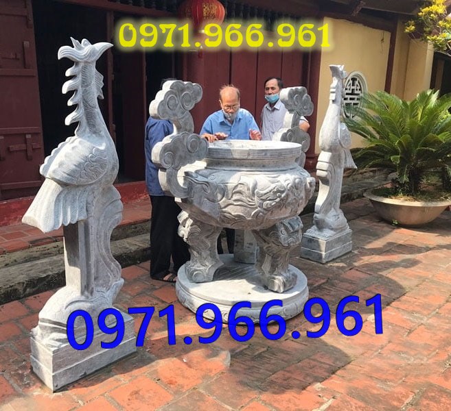 lư đỉnh bằng đá tự nhiên nguyên khối cao cấp ngoài trời bền đẹp, lư đỉnh đá phong thủy chuẩn tâm linh trước nhà thờ họ hay từ đường, lư đỉnh đá thờ cúng tâm linh khu lăng mộ, lư đỉnh đá xanh trước cổng tam quan hay khu tưởng niệm, thiết kế lư đỉnh đá cao cấp theo yêu cầu khách hàng 