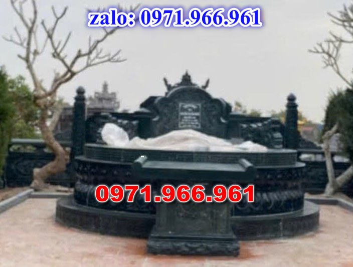 mẫu mộ tròn bằng đá nguyên khối cao cấp cho phần mộ tổ tiên, mộ tròn bằng đá xanh rêu được ưu chuộng nhất hiện nay cho phần mộ gia đình, mộ tròn bằng đá cao cấp chạm khắc hoa văn tinh xảo theo yêu cầu, mộ tròn bằng đá đẹp chuẩn kích thước phong thủy cho ông bà,cha mẹ cao cấp