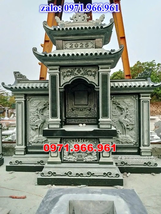 mẫu lăng thờ cho khu lăng mộ gia đình đá tự nhiên nguyên khối đẹp, lăng thờ đá phong thủy cho dòng họ cao cấp, lăng thờ được chạm khắc hoa văn tinh xảo tạo lên sự trang nghiêm cho gia đình, chuyên tư vấn và thiết kế lăng thờ bằng đá theo yêu cầu khách hàng