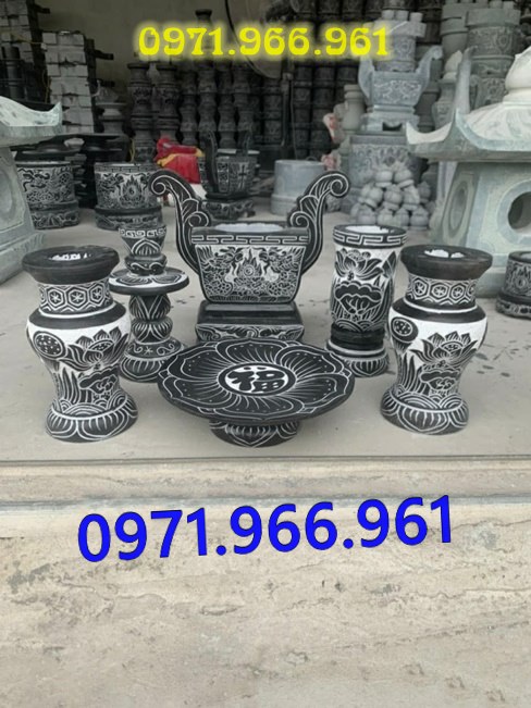 mẫu bát hương lọ hoa đá đẹp cho từ đường nhà thờ họ, bát hương lọ hoa đá tự nhiên nguyên khối cho khu lăng mộ chuẩn phong thủy, bát hương lọ hoa trang trí bàn thờ được chạm khắc hoa văn tinh xảo, mẫu bát hương lọ hoa thờ cúng gia tiên, thần linh, ngoài trời bền đẹp theo thời gian, lọ hoa bát hương đẹp giá rẻ theo yêu cầu của khách hàng 