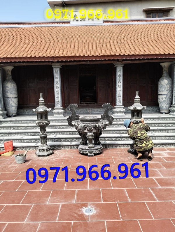 lư đỉnh bằng đá tự nhiên nguyên khối cao cấp ngoài trời bền đẹp, lư đỉnh đá phong thủy chuẩn tâm linh trước nhà thờ họ hay từ đường, lư đỉnh đá thờ cúng tâm linh khu lăng mộ, lư đỉnh đá xanh trước cổng tam quan hay khu tưởng niệm, thiết kế lư đỉnh đá cao cấp theo yêu cầu khách hàng 