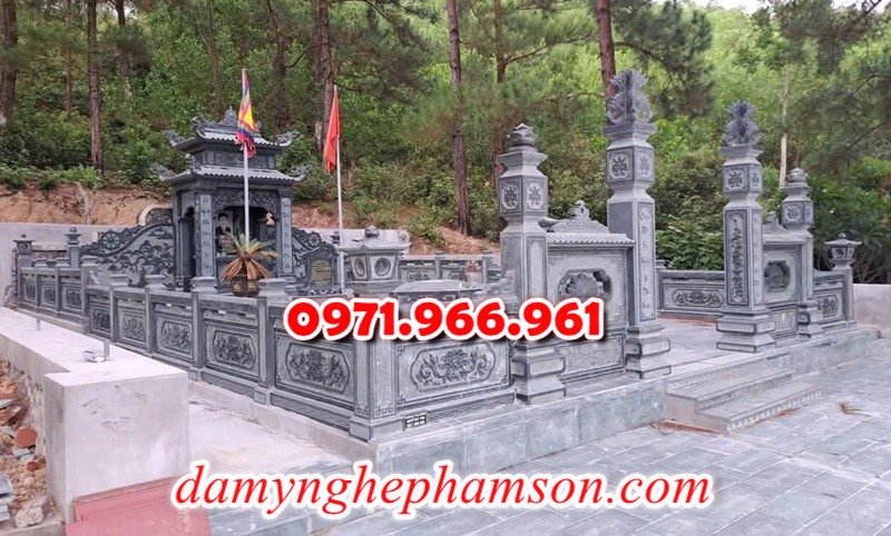 mẫu nghĩa trang nhà mồ cho khu lăng mộ dòng họ, gia đình bằng đá xanh rêu, xanh đen đẹp nhất hiện nay, khu nghĩa trang bằng đá tự nhiên nguyên khối chất lượng cao, khu nghĩa trang nhà mồ đá phong thủy chuẩn tâm linh được chạm khắc hoa văn tinh xảo theo yêu cầu khách hàng