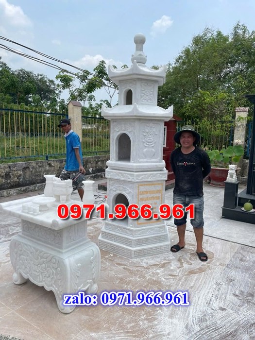 mộ tháp bằng đá để tro cốt ông bà hay cha mẹ, mộ tháp đá xanh rêu nguyên khối được chạm khắc tinh sảo, mộ tháp đá công giáo bằng đá granite nhập khẩu cao cấp, xây mộ tháp đá chuẩn phong thủy mang ý nghĩa tâm linh cho gia đinh bạn, chuyên sản xuất mộ tháp đá theo yêu cầu khách hàng