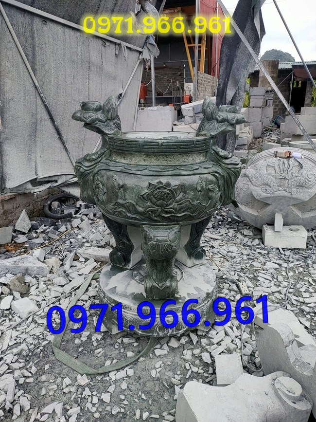 lư đỉnh bằng đá tự nhiên nguyên khối cao cấp ngoài trời bền đẹp, lư đỉnh đá phong thủy chuẩn tâm linh trước nhà thờ họ hay từ đường, lư đỉnh đá thờ cúng tâm linh khu lăng mộ, lư đỉnh đá xanh trước cổng tam quan hay khu tưởng niệm, thiết kế lư đỉnh đá cao cấp theo yêu cầu khách hàng 