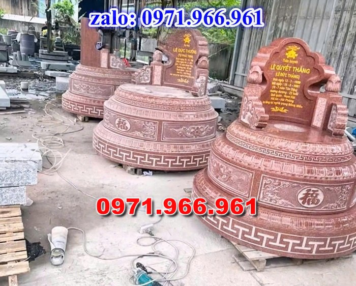 mẫu mộ tròn bằng đá nguyên khối cao cấp cho phần mộ tổ tiên, mộ tròn bằng đá xanh rêu được ưu chuộng nhất hiện nay cho phần mộ gia đình, mộ tròn bằng đá cao cấp chạm khắc hoa văn tinh xảo theo yêu cầu, mộ tròn bằng đá đẹp chuẩn kích thước phong thủy cho ông bà,cha mẹ cao cấp