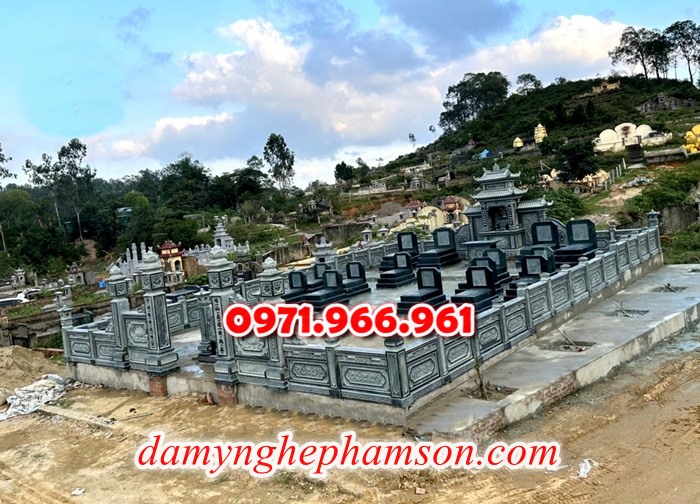 lan can bằng đá tự nhiên nguyên khối nhà thờ họ hay từ đường, lan can đá xanh rêu cho khu lăng mộ gia đình, nghĩa trang, khu lịch tâm linh, lan can khu biệt thự sân vườn được chạm khắc hoa văn tinh xảo theo yêu cầu, lan can tường rào đá phong thủy, trấn trạch, cao cấp, bền đẹp, giá rẻ cho khách hàng 