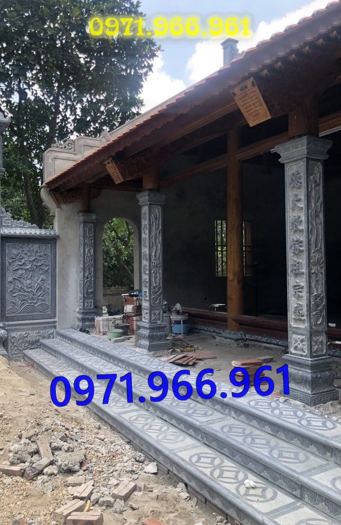 mẫu cột đá tự nhiên nguyên khối trước hiên nhà gia đình, nhà thờ, cột đá xanh đen phong thủy trước nhà thờ dòng họ, cột đá nhà gỗ chạm khắc hoa văn tinh sảo, cột đá đồng trụ, sân vườn, cột đá đình chùa bền vững cho khách hàng