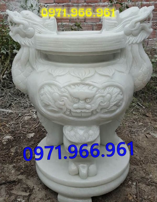 lư đỉnh bằng đá tự nhiên nguyên khối cao cấp ngoài trời bền đẹp, lư đỉnh đá phong thủy chuẩn tâm linh trước nhà thờ họ hay từ đường, lư đỉnh đá thờ cúng tâm linh khu lăng mộ, lư đỉnh đá xanh trước cổng tam quan hay khu tưởng niệm, thiết kế lư đỉnh đá cao cấp theo yêu cầu khách hàng 