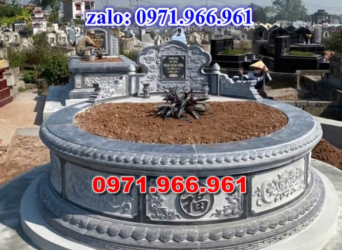 mẫu mộ tròn bằng đá nguyên khối cao cấp cho phần mộ tổ tiên, mộ tròn bằng đá xanh rêu được ưu chuộng nhất hiện nay cho phần mộ gia đình, mộ tròn bằng đá cao cấp chạm khắc hoa văn tinh xảo theo yêu cầu, mộ tròn bằng đá đẹp chuẩn kích thước phong thủy cho ông bà,cha mẹ cao cấp