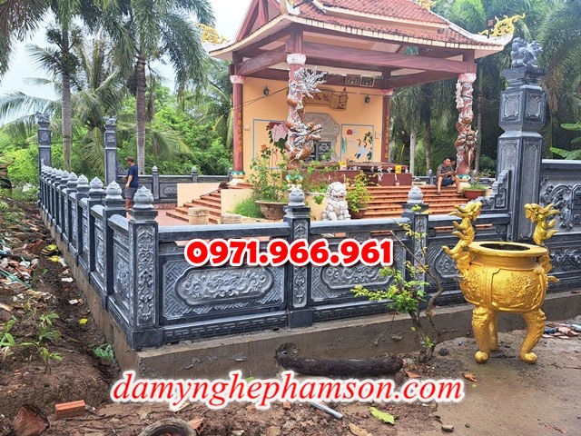 lan can bằng đá tự nhiên nguyên khối nhà thờ họ hay từ đường, lan can đá xanh rêu cho khu lăng mộ gia đình, nghĩa trang, khu lịch tâm linh, lan can khu biệt thự sân vườn được chạm khắc hoa văn tinh xảo theo yêu cầu, lan can tường rào đá phong thủy, trấn trạch, cao cấp, bền đẹp, giá rẻ cho khách hàng 