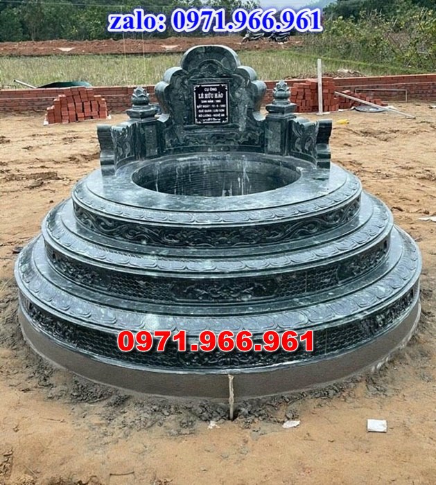 mẫu mộ tròn bằng đá nguyên khối cao cấp cho phần mộ tổ tiên, mộ tròn bằng đá xanh rêu được ưu chuộng nhất hiện nay cho phần mộ gia đình, mộ tròn bằng đá cao cấp chạm khắc hoa văn tinh xảo theo yêu cầu, mộ tròn bằng đá đẹp chuẩn kích thước phong thủy cho ông bà,cha mẹ cao cấp