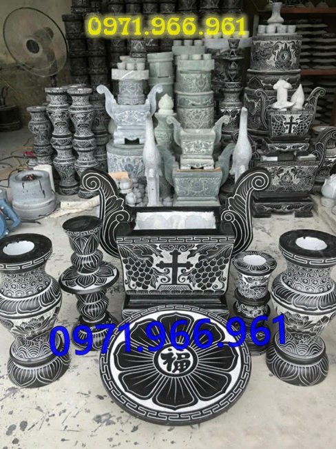 mẫu bát hương lọ hoa đá đẹp cho từ đường nhà thờ họ, bát hương lọ hoa đá tự nhiên nguyên khối cho khu lăng mộ chuẩn phong thủy, bát hương lọ hoa trang trí bàn thờ được chạm khắc hoa văn tinh xảo, mẫu bát hương lọ hoa thờ cúng gia tiên, thần linh, ngoài trời bền đẹp theo thời gian, lọ hoa bát hương đẹp giá rẻ theo yêu cầu của khách hàng 