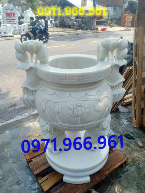 lư đỉnh bằng đá tự nhiên nguyên khối cao cấp ngoài trời bền đẹp, lư đỉnh đá phong thủy chuẩn tâm linh trước nhà thờ họ hay từ đường, lư đỉnh đá thờ cúng tâm linh khu lăng mộ, lư đỉnh đá xanh trước cổng tam quan hay khu tưởng niệm, thiết kế lư đỉnh đá cao cấp theo yêu cầu khách hàng 