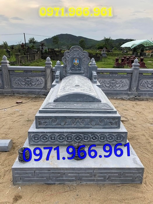 mẫu mộ để tro cốt bằng đá tự nhiên đơn giản và sang trọng cho gia đình, mộ để hài cốt ông bà, cha mẹ, có một mái, hai mái, ba mái bằng đá đẹp, mộ để hài cốt có kích thước chuẩn phong thủy bằng đá nhập khẩu cao cấp, mộ để hài cốt bằng đá được chế tác thủ công đường nét hoa văn tinh xảo theo yêu cầu khách hàng