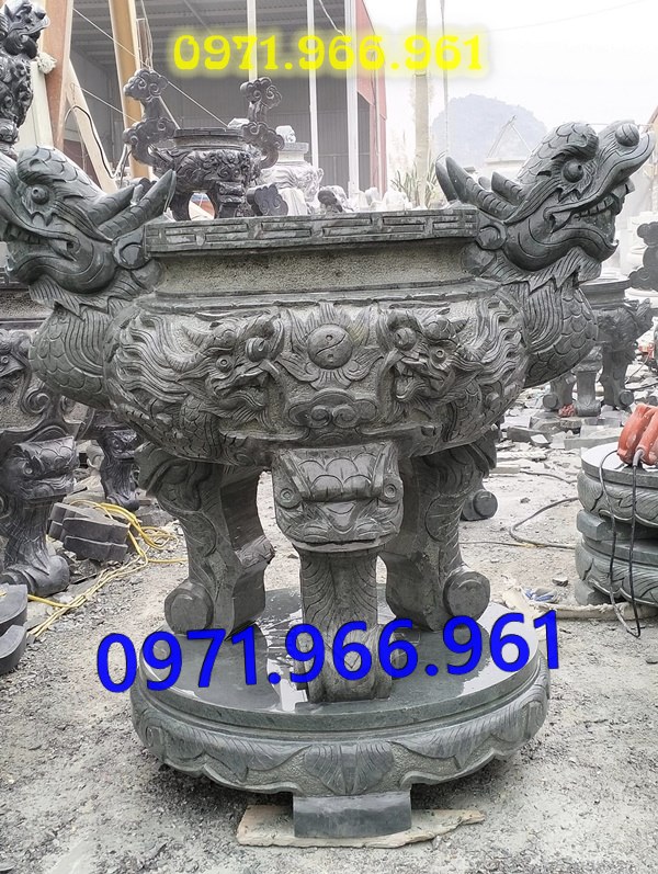lư đỉnh bằng đá tự nhiên nguyên khối cao cấp ngoài trời bền đẹp, lư đỉnh đá phong thủy chuẩn tâm linh trước nhà thờ họ hay từ đường, lư đỉnh đá thờ cúng tâm linh khu lăng mộ, lư đỉnh đá xanh trước cổng tam quan hay khu tưởng niệm, thiết kế lư đỉnh đá cao cấp theo yêu cầu khách hàng 