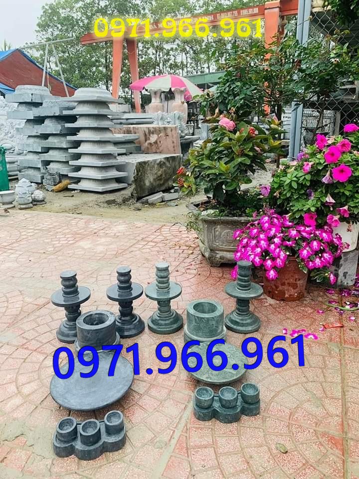 mẫu bát hương lọ hoa đá đẹp cho từ đường nhà thờ họ, bát hương lọ hoa đá tự nhiên nguyên khối cho khu lăng mộ chuẩn phong thủy, bát hương lọ hoa trang trí bàn thờ được chạm khắc hoa văn tinh xảo, mẫu bát hương lọ hoa thờ cúng gia tiên, thần linh, ngoài trời bền đẹp theo thời gian, lọ hoa bát hương đẹp giá rẻ theo yêu cầu của khách hàng 