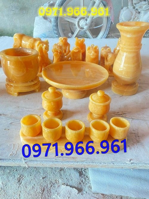 mẫu bát hương lọ hoa đá đẹp cho từ đường nhà thờ họ, bát hương lọ hoa đá tự nhiên nguyên khối cho khu lăng mộ chuẩn phong thủy, bát hương lọ hoa trang trí bàn thờ được chạm khắc hoa văn tinh xảo, mẫu bát hương lọ hoa thờ cúng gia tiên, thần linh, ngoài trời bền đẹp theo thời gian, lọ hoa bát hương đẹp giá rẻ theo yêu cầu của khách hàng 