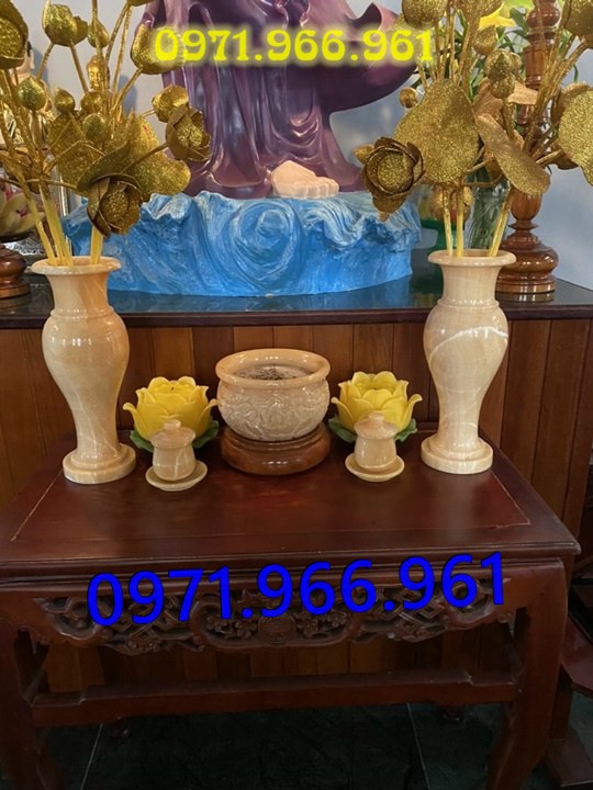 mẫu bát hương lọ hoa đá đẹp cho từ đường nhà thờ họ, bát hương lọ hoa đá tự nhiên nguyên khối cho khu lăng mộ chuẩn phong thủy, bát hương lọ hoa trang trí bàn thờ được chạm khắc hoa văn tinh xảo, mẫu bát hương lọ hoa thờ cúng gia tiên, thần linh, ngoài trời bền đẹp theo thời gian, lọ hoa bát hương đẹp giá rẻ theo yêu cầu của khách hàng 